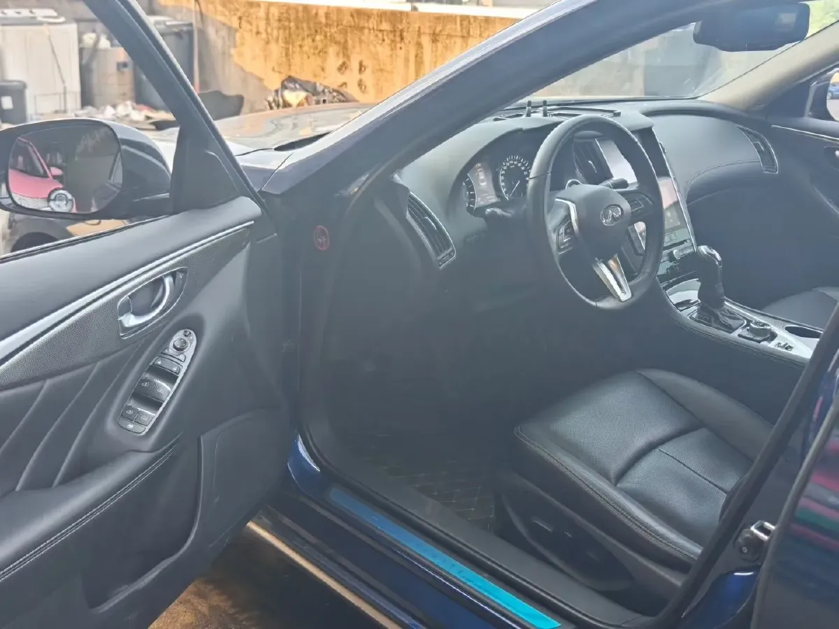 2018 Jeep Grand Commander 2.0T 265HP L4 9AT,autocango,china used car exporter,china ev exporter,chinese used car exporter,chinese used ev exporter