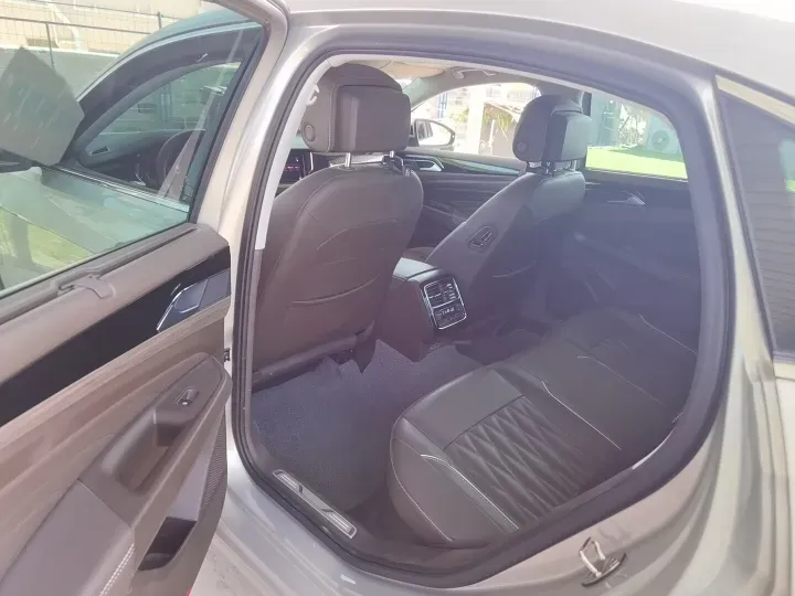 2019 Volvo V40 1.5T 152HP L4 6AT,autocango,china used car exporter,china ev exporter,chinese used car exporter,chinese used ev exporter