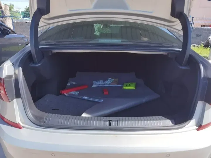 2019 Volvo V40 1.5T 152HP L4 6AT,autocango,china used car exporter,china ev exporter,chinese used car exporter,chinese used ev exporter