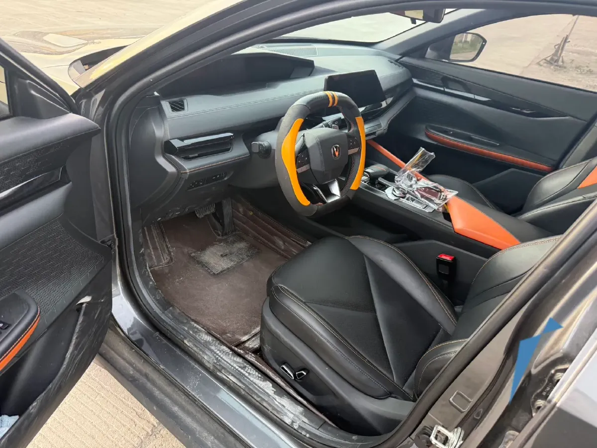 2023 ChangAn UNI-V 1.5T 188HP L4 7DCT,autocango,china used car exporter,china ev exporter,chinese used car exporter,chinese used ev exporter