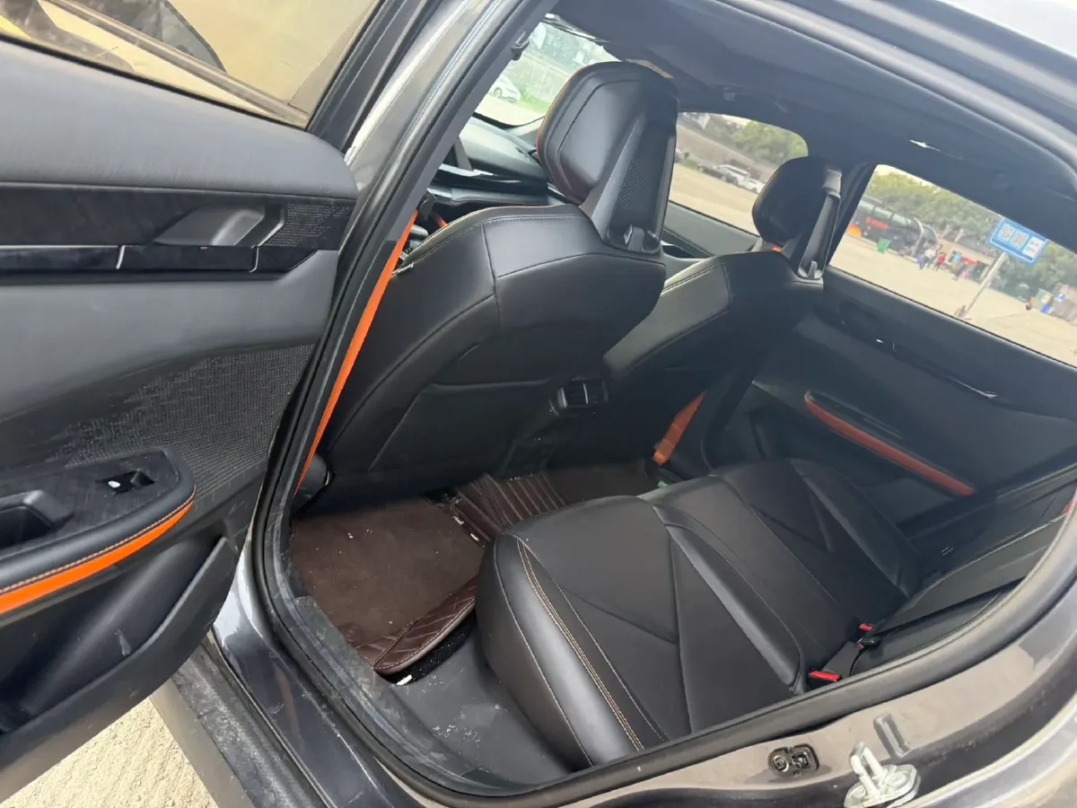 2023 ChangAn UNI-V 1.5T 188HP L4 7DCT,autocango,china used car exporter,china ev exporter,chinese used car exporter,chinese used ev exporter