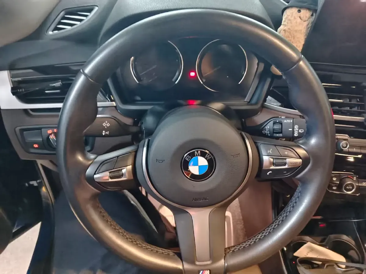 2021 BMW X1 1.5T 140HP L3 7DCT,autocango,china used car exporter,china ev exporter,chinese used car exporter,chinese used ev exporter