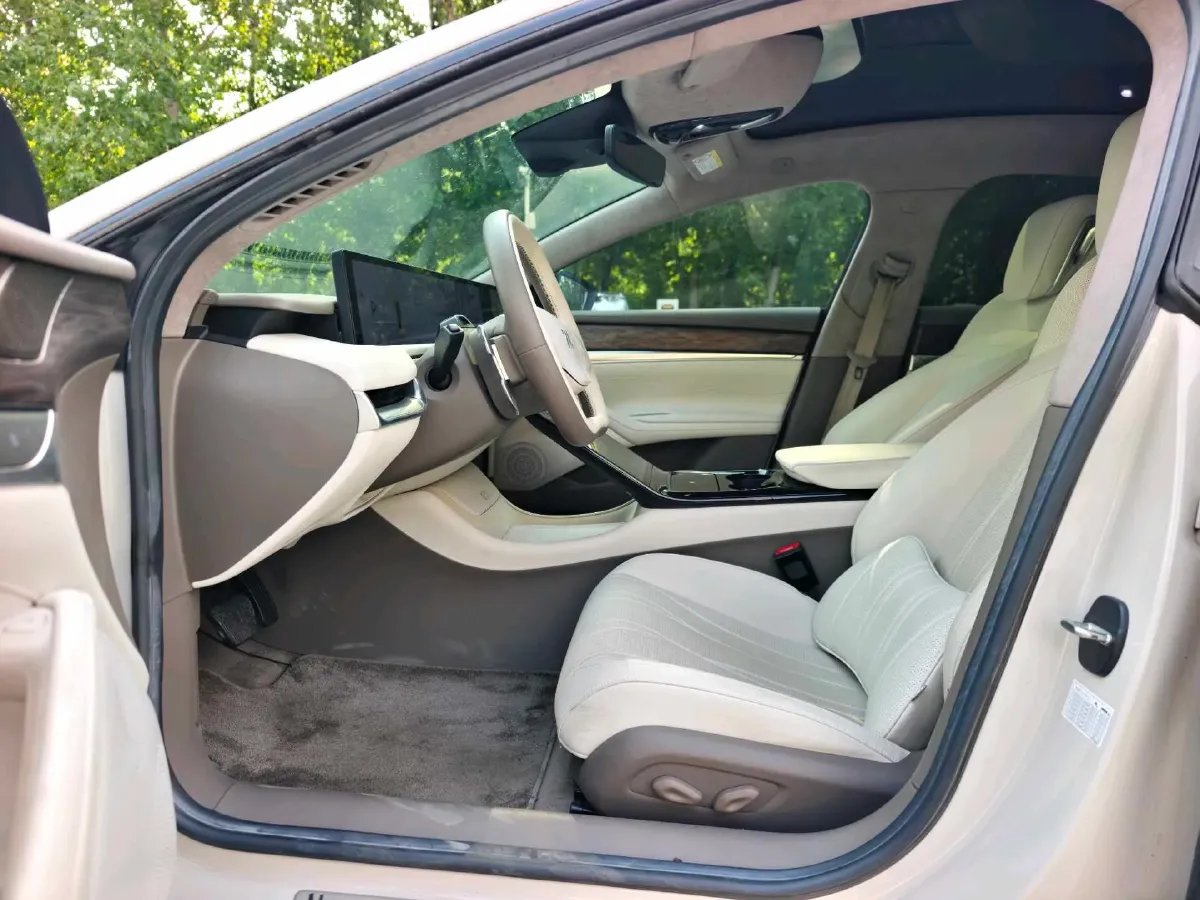 2022 IM L7 BEV 90KWH,autocango,china used car exporter,china ev exporter,chinese used car exporter,chinese used ev exporter