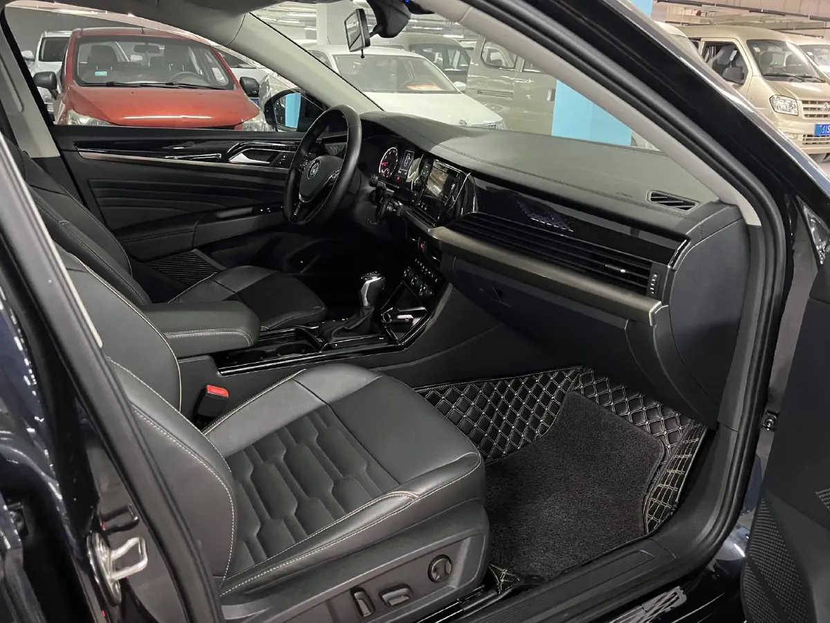2019 Skoda Kodiak 2.0T 186HP L4 7DCT,autocango,china used car exporter,china ev exporter,chinese used car exporter,chinese used ev exporter