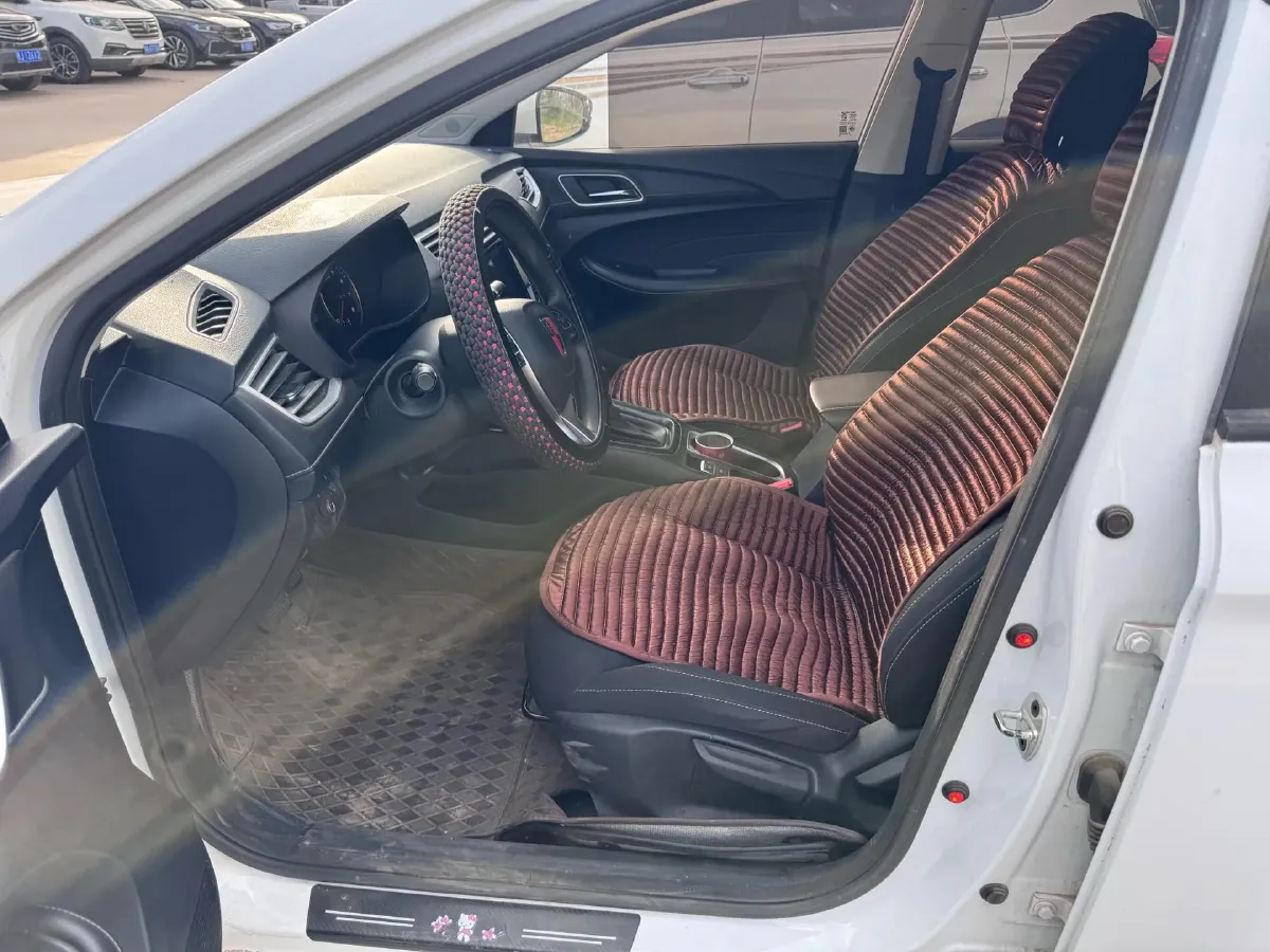 2020 Roewe i5 1.5L 120HP L4 CVT,autocango,china used car exporter,china ev exporter,chinese used car exporter,chinese used ev exporter