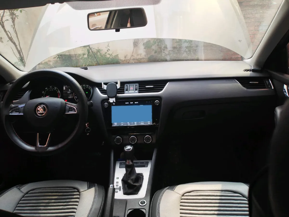 2019 Skoda Octavia 1.2T 116HP L4 7DCT,autocango,china used car exporter,china ev exporter,chinese used car exporter,chinese used ev exporter
