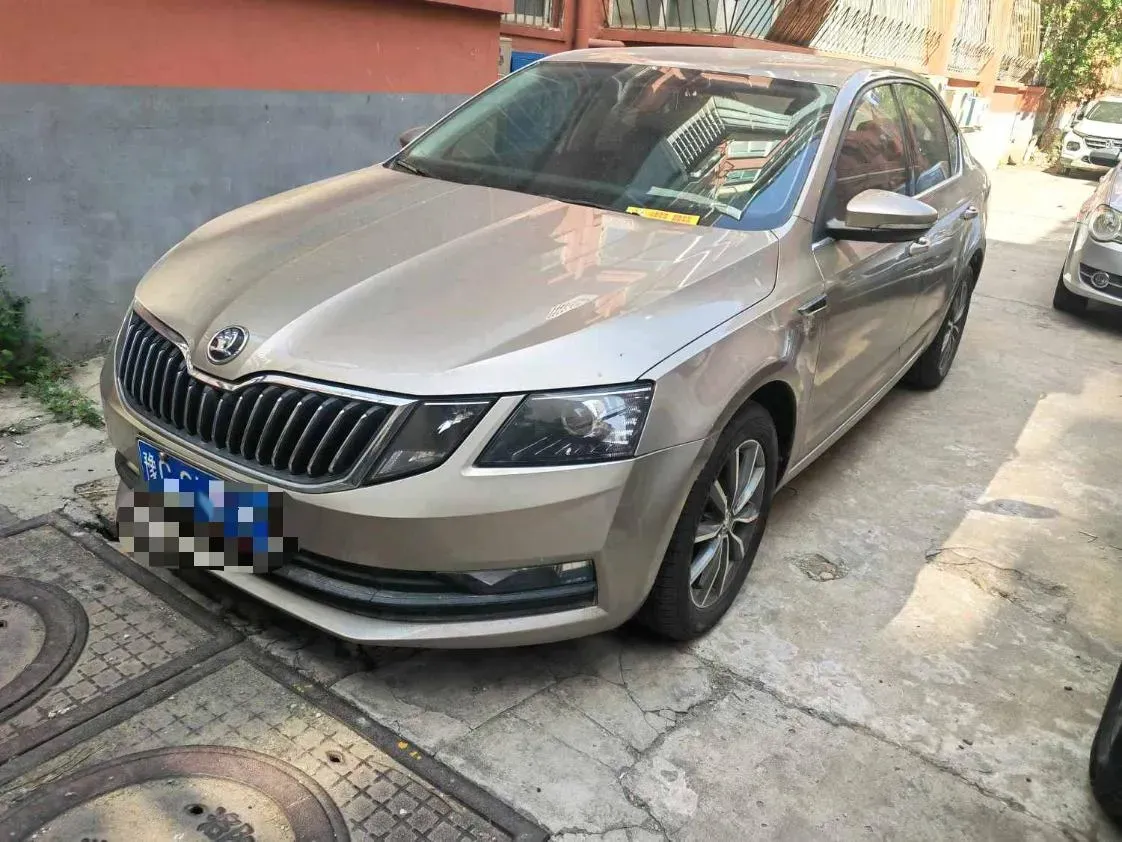 2019 Skoda Octavia 1.2T 116HP L4 7DCT,autocango,china used car exporter,china ev exporter,chinese used car exporter,chinese used ev exporter