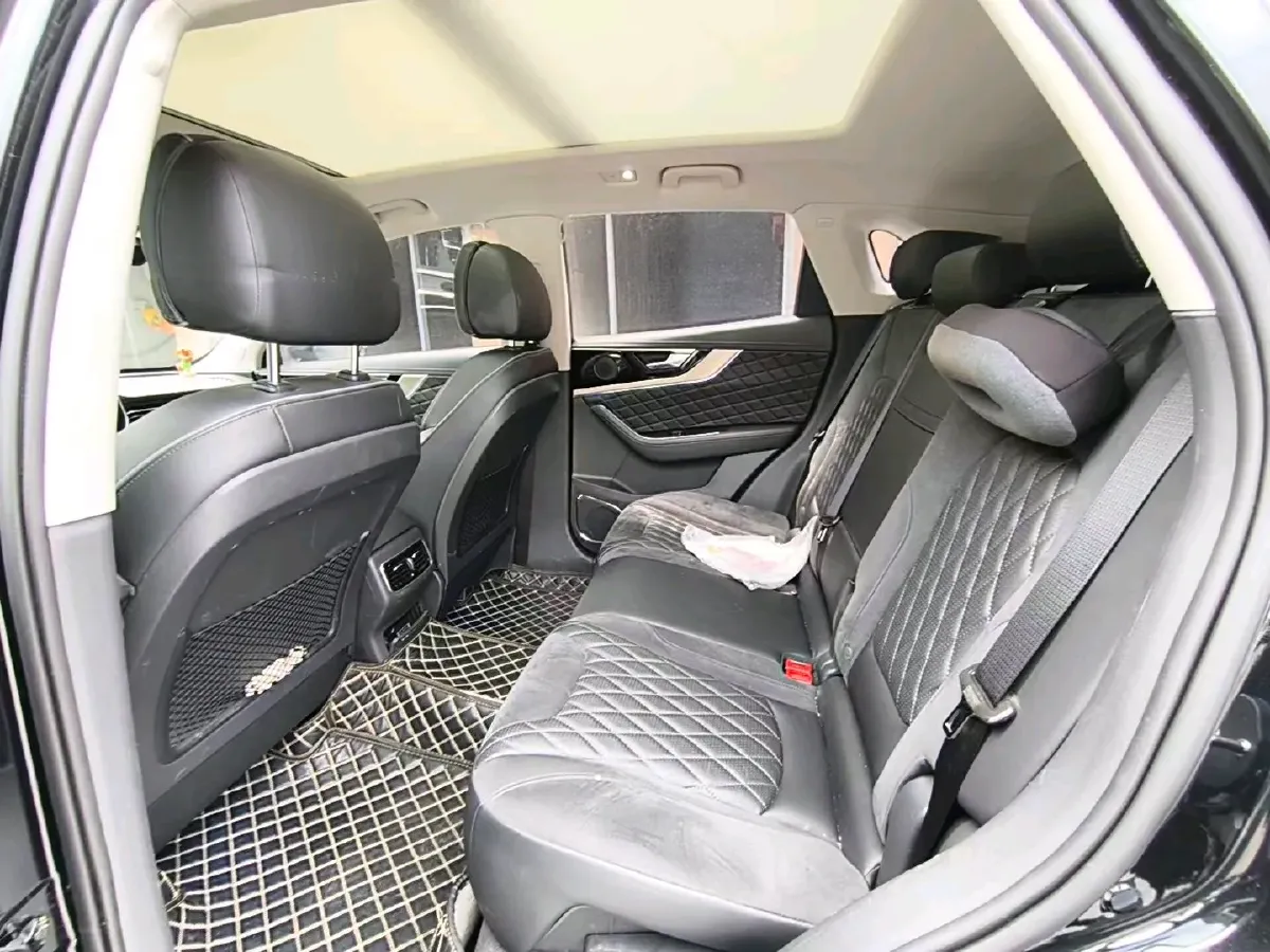2022 HongQi HS5 2.0T 224HP L4 6AT,autocango,china used car exporter,china ev exporter,chinese used car exporter,chinese used ev exporter