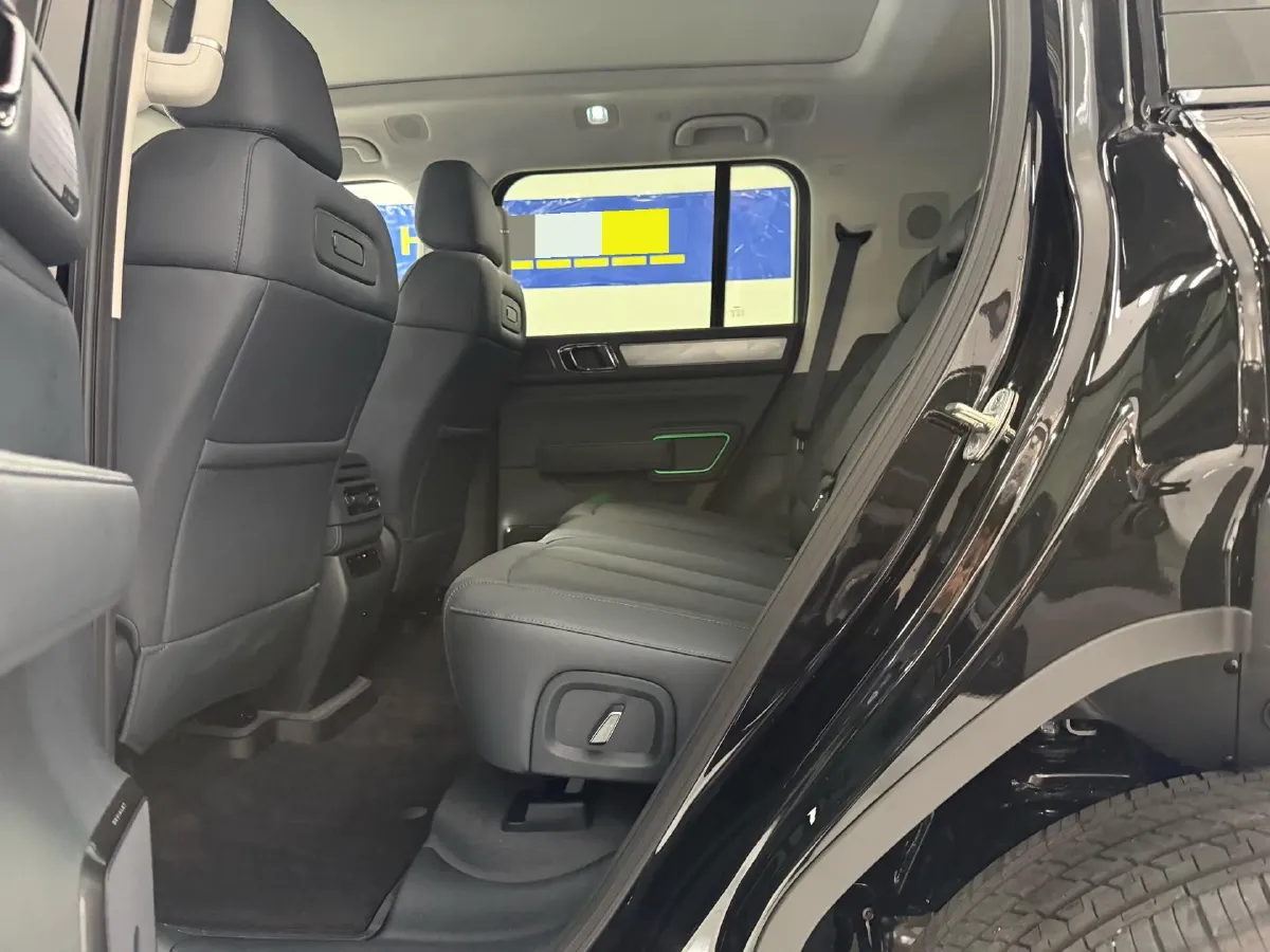 2025 FangChengBao Bao 5 1.5T 194HP L4 E-CVT PHEV,autocango,china used car exporter,china ev exporter,chinese used car exporter,chinese used ev exporter