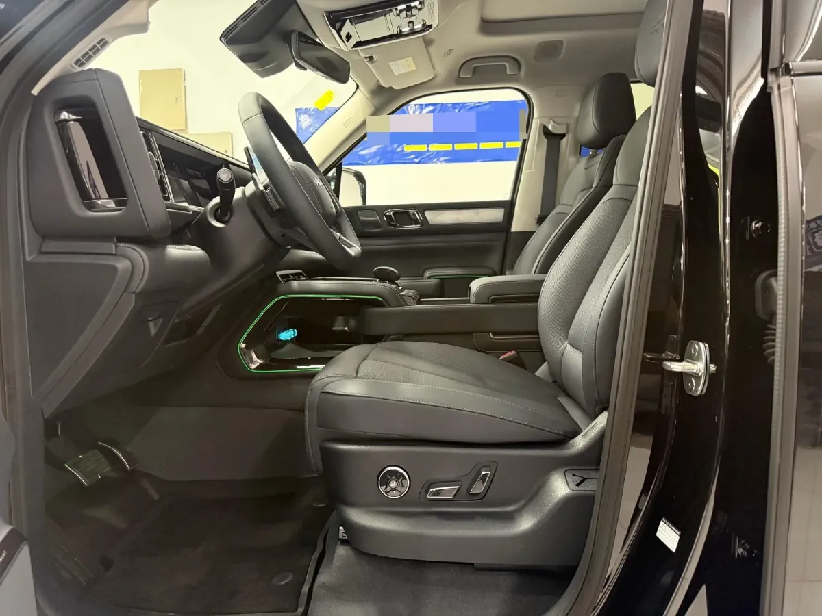 2025 FangChengBao Bao 5 1.5T 194HP L4 E-CVT PHEV,autocango,china used car exporter,china ev exporter,chinese used car exporter,chinese used ev exporter