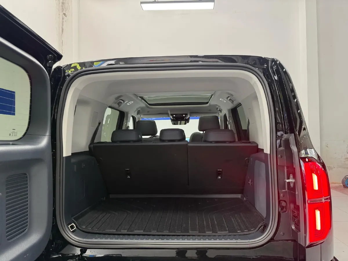 2025 FangChengBao Bao 5 1.5T 194HP L4 E-CVT PHEV,autocango,china used car exporter,china ev exporter,chinese used car exporter,chinese used ev exporter