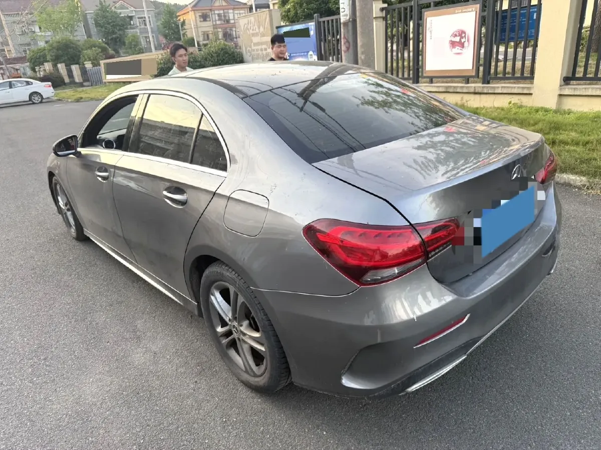 2022 Mercedes-Benz A Class 1.3T 136HP L4 7DCT,autocango,china used car exporter,china ev exporter,chinese used car exporter,chinese used ev exporter