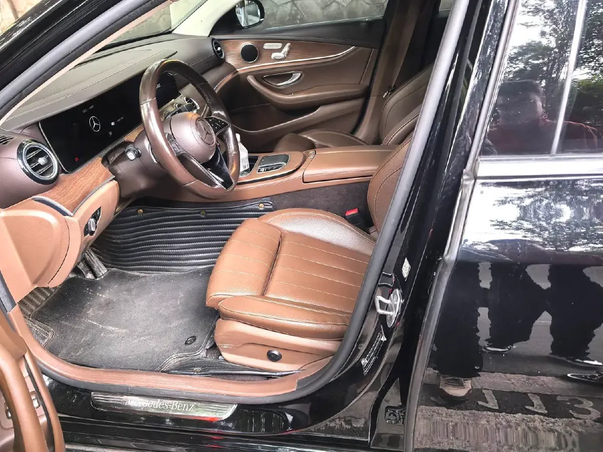 2022 Mercedes-Benz E Class 2.0T 211HP L4 9AT PHEV 25.4KWH,autocango,china used car exporter,china ev exporter,chinese used car exporter,chinese used ev exporter