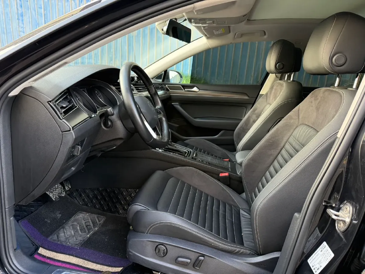 2020 Volkswagen Magotan 2.0T 186HP L4 7DCT,autocango,china used car exporter,china ev exporter,chinese used car exporter,chinese used ev exporter