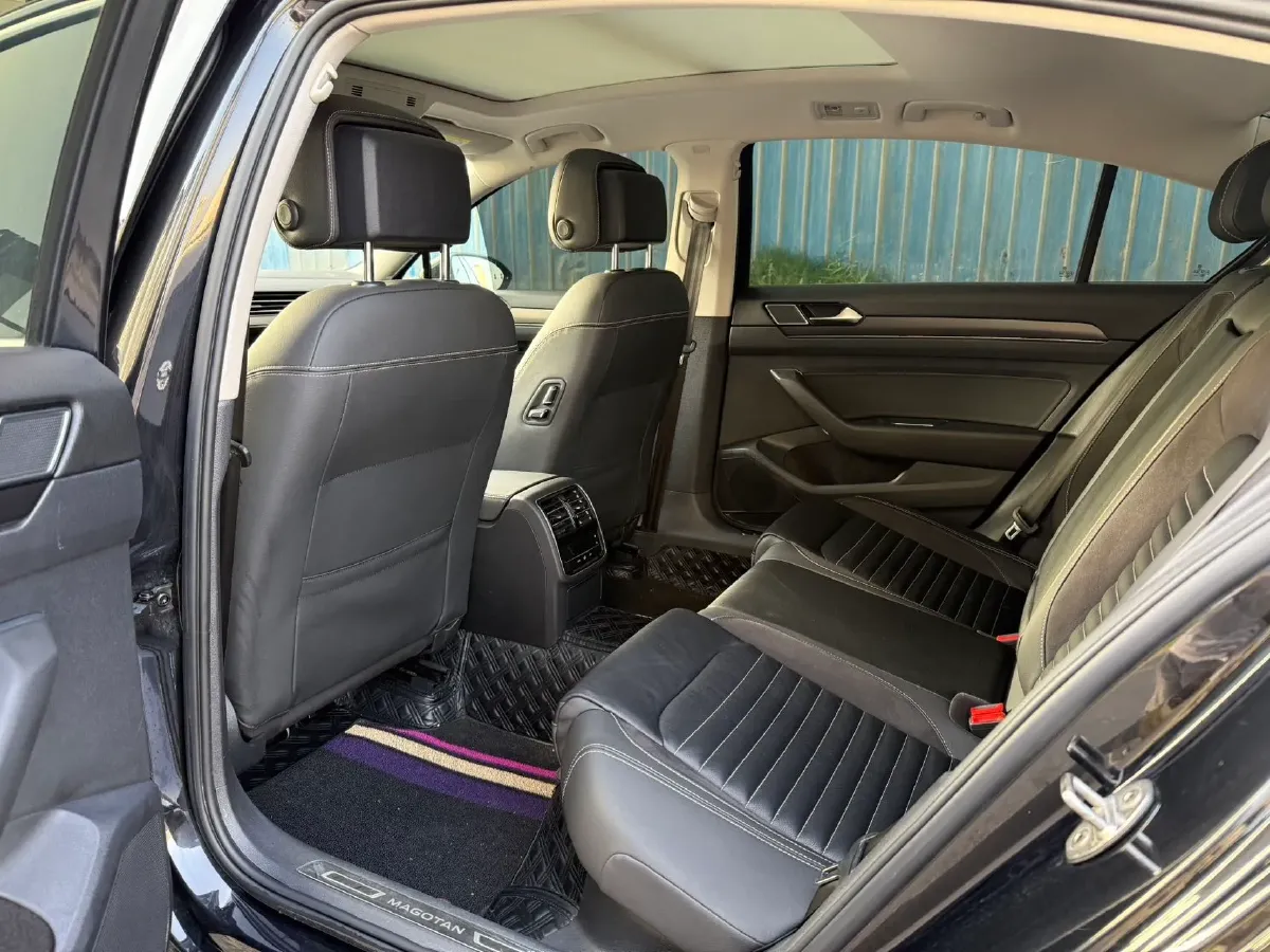 2020 Volkswagen Magotan 2.0T 186HP L4 7DCT,autocango,china used car exporter,china ev exporter,chinese used car exporter,chinese used ev exporter