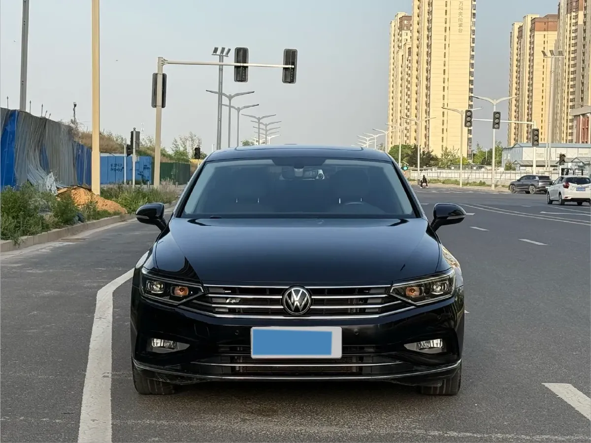 2020 Volkswagen Magotan 2.0T 186HP L4 7DCT,autocango,china used car exporter,china ev exporter,chinese used car exporter,chinese used ev exporter