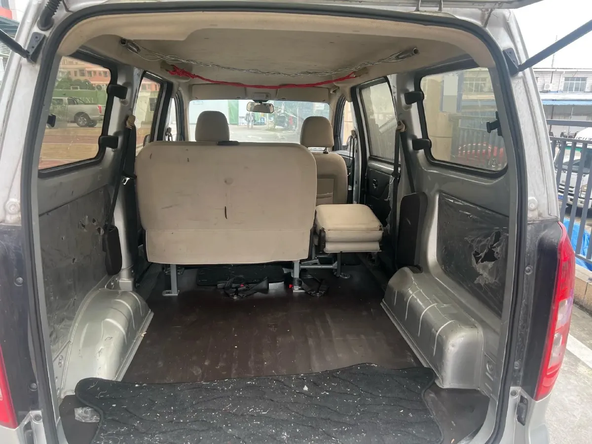 2019 WuLing HongGuang V 1.5L 99HP L4 6MT,autocango,china used car exporter,china ev exporter,chinese used car exporter,chinese used ev exporter