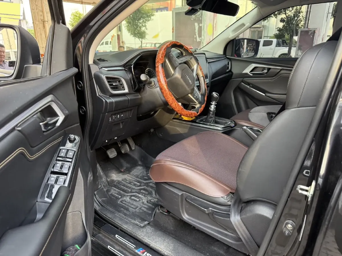 2021 Isuzu D-MAX 1.9T 163HP L4 6MT,autocango,china used car exporter,china ev exporter,chinese used car exporter,chinese used ev exporter