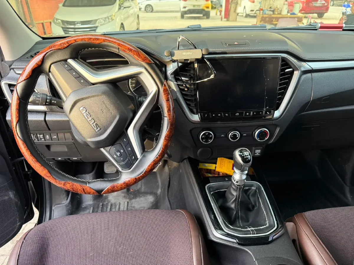 2021 Isuzu D-MAX 1.9T 163HP L4 6MT,autocango,china used car exporter,china ev exporter,chinese used car exporter,chinese used ev exporter