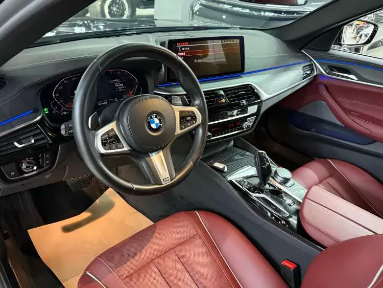 2021 BMW 5 Series 2.0T 252HP L4 8AT,autocango,china used car exporter,china ev exporter,chinese used car exporter,chinese used ev exporter