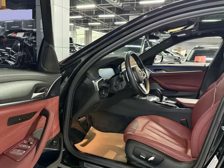 2021 BMW 5 Series 2.0T 252HP L4 8AT,autocango,china used car exporter,china ev exporter,chinese used car exporter,chinese used ev exporter