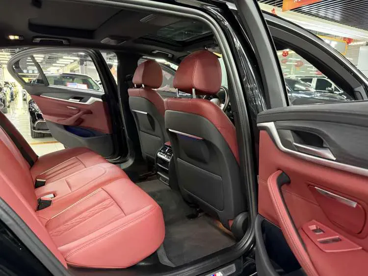 2021 BMW 5 Series 2.0T 252HP L4 8AT,autocango,china used car exporter,china ev exporter,chinese used car exporter,chinese used ev exporter