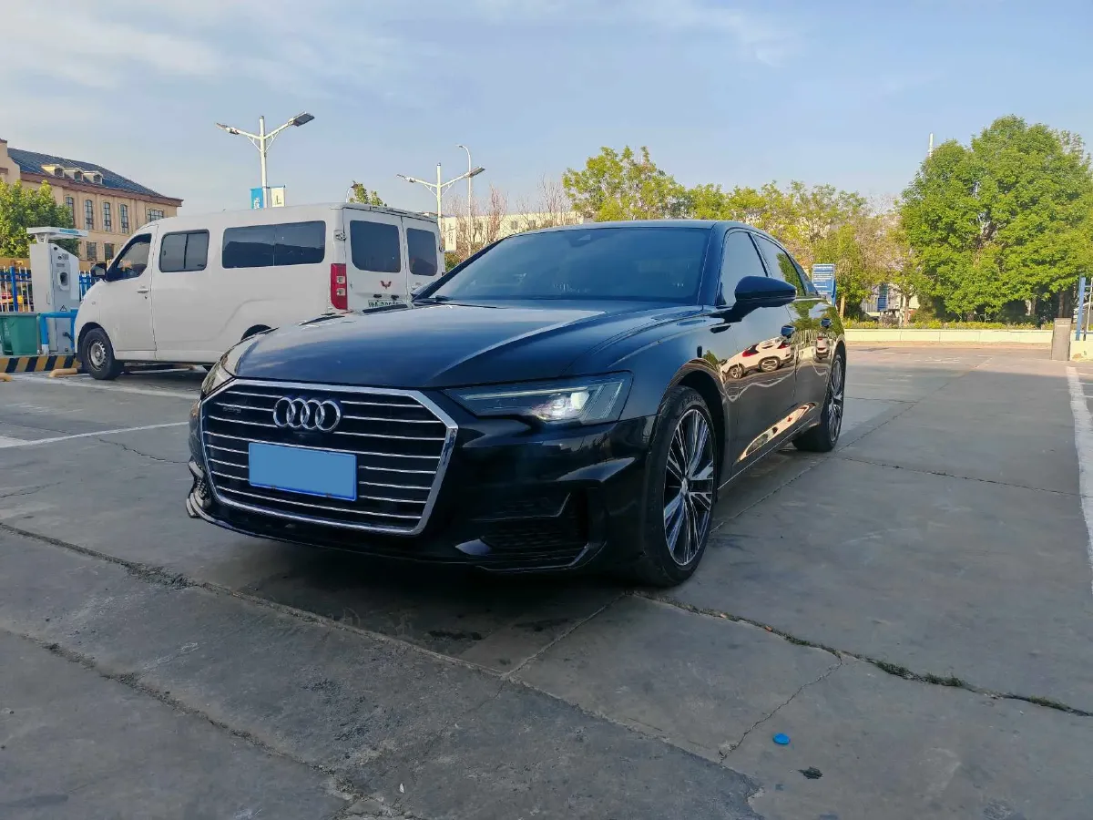2021 Audi A6L 2.0T 224HP L4 7DCT,autocango,china used car exporter,china ev exporter,chinese used car exporter,chinese used ev exporter