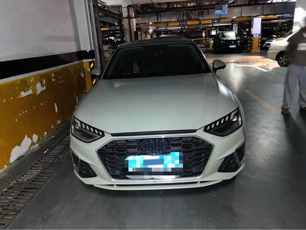 2023 Audi A4L 2.0T 190HP L4 7DCT,autocango,china used car exporter,china ev exporter,chinese used car exporter,chinese used ev exporter