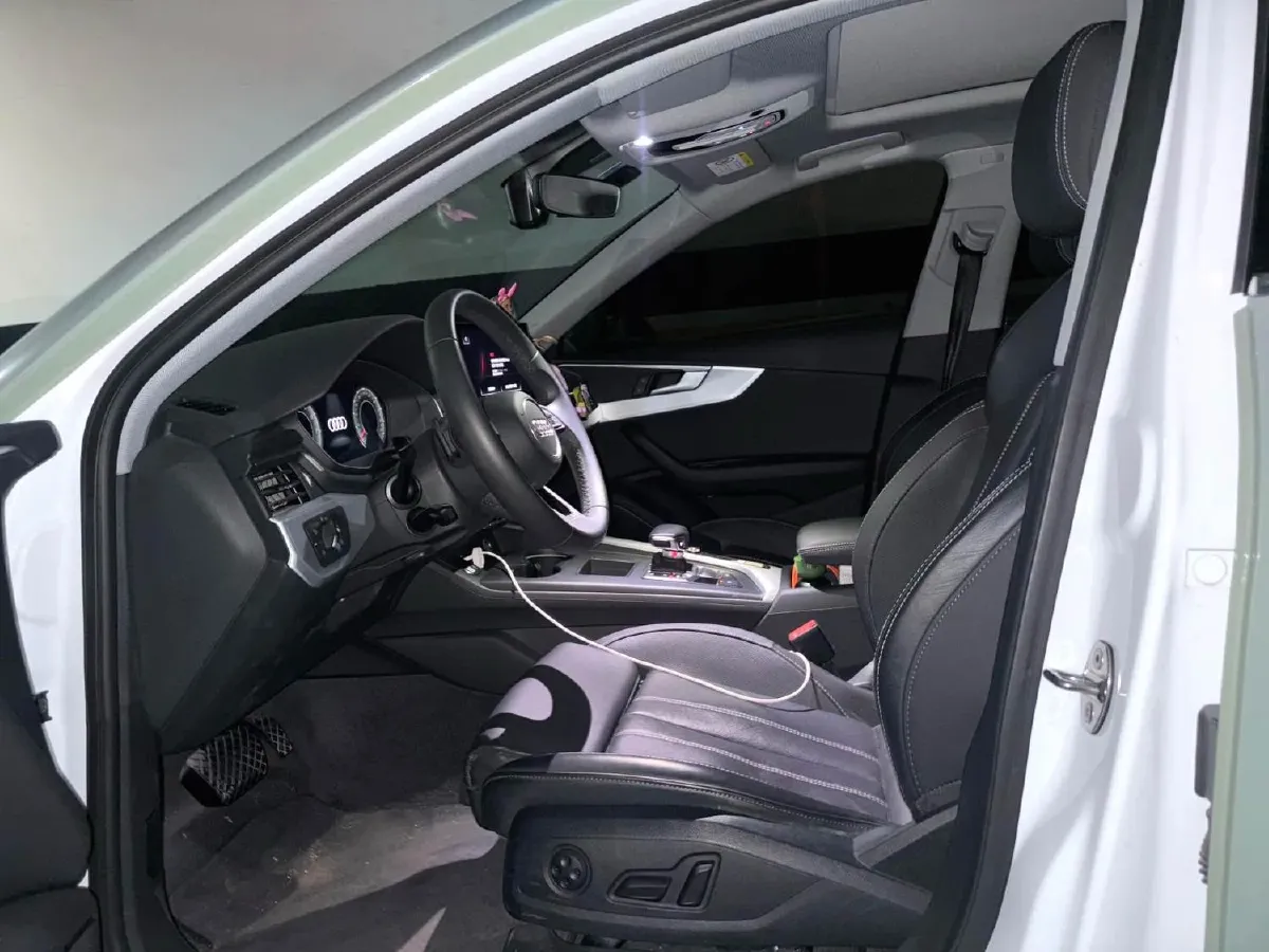 2023 Audi A4L 2.0T 190HP L4 7DCT,autocango,china used car exporter,china ev exporter,chinese used car exporter,chinese used ev exporter