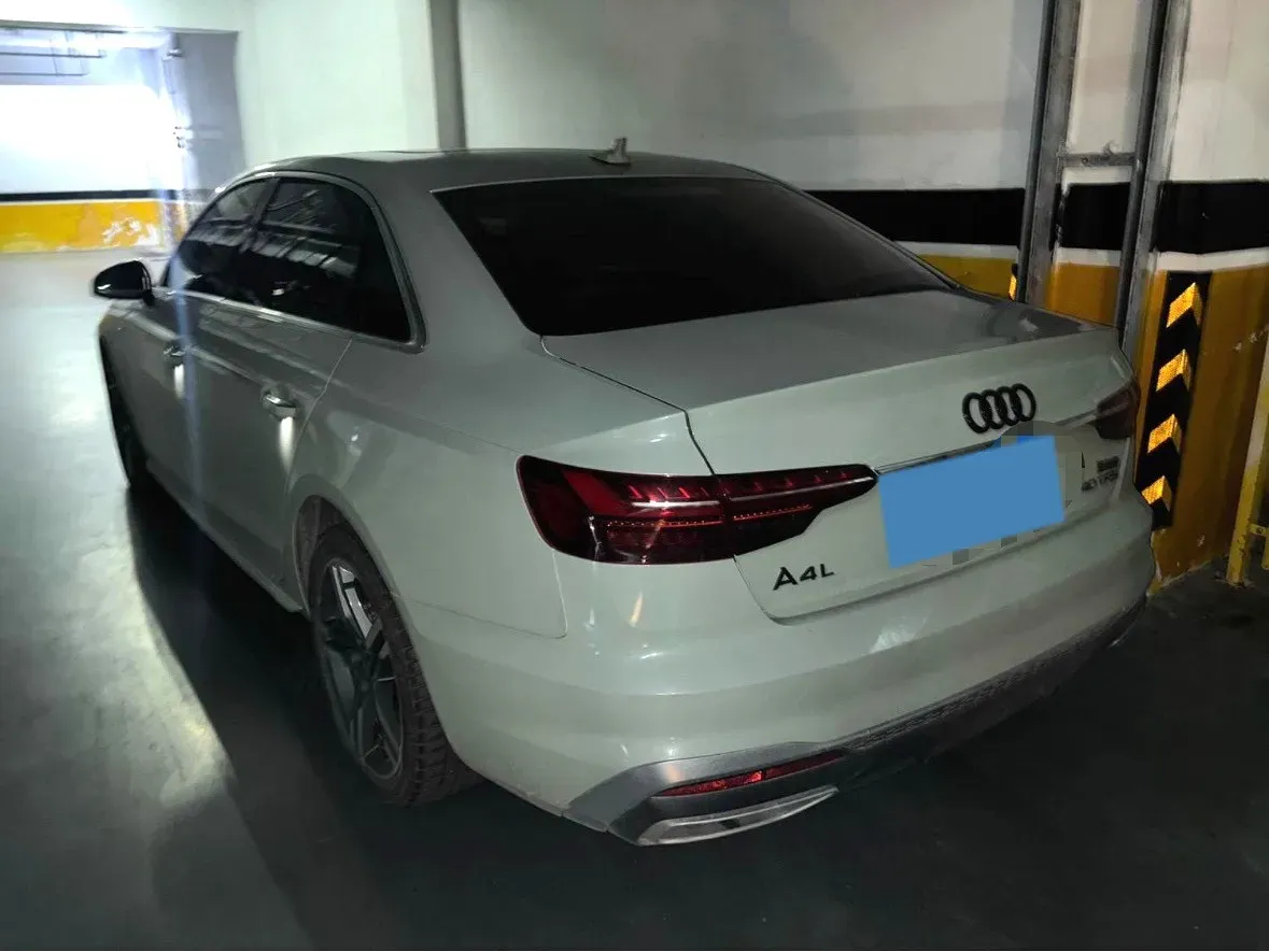2023 Audi A4L 2.0T 190HP L4 7DCT,autocango,china used car exporter,china ev exporter,chinese used car exporter,chinese used ev exporter