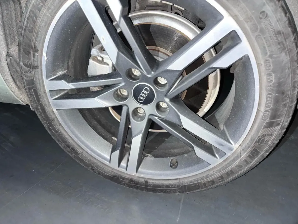 2023 Audi A4L 2.0T 190HP L4 7DCT,autocango,china used car exporter,china ev exporter,chinese used car exporter,chinese used ev exporter