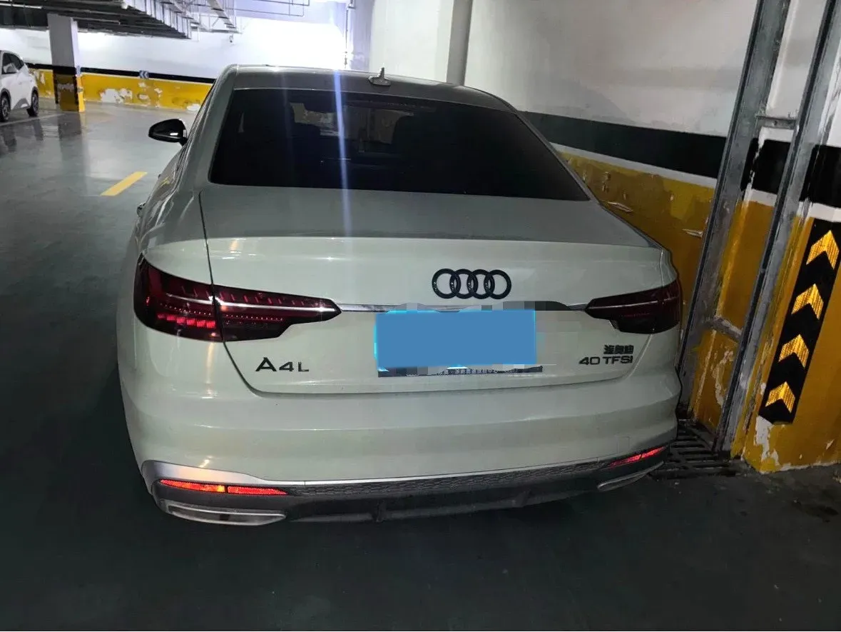 2023 Audi A4L 2.0T 190HP L4 7DCT,autocango,china used car exporter,china ev exporter,chinese used car exporter,chinese used ev exporter