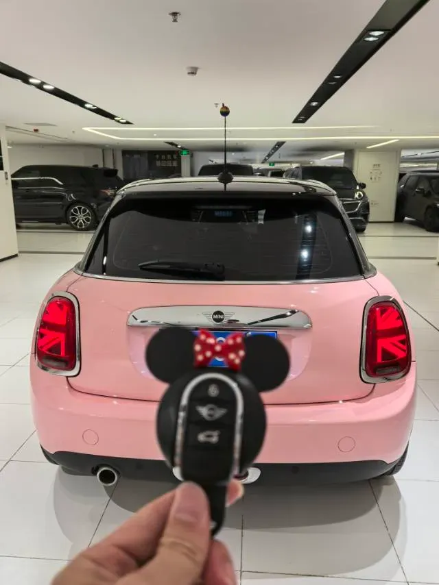 2020 MINI MINI 1.5T 136HP L3 7DCT,autocango,china used car exporter,china ev exporter,chinese used car exporter,chinese used ev exporter
