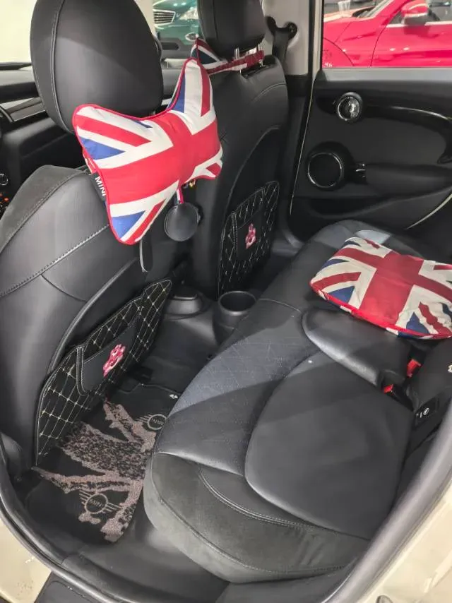 2020 MINI MINI 1.5T 136HP L3 7DCT,autocango,china used car exporter,china ev exporter,chinese used car exporter,chinese used ev exporter