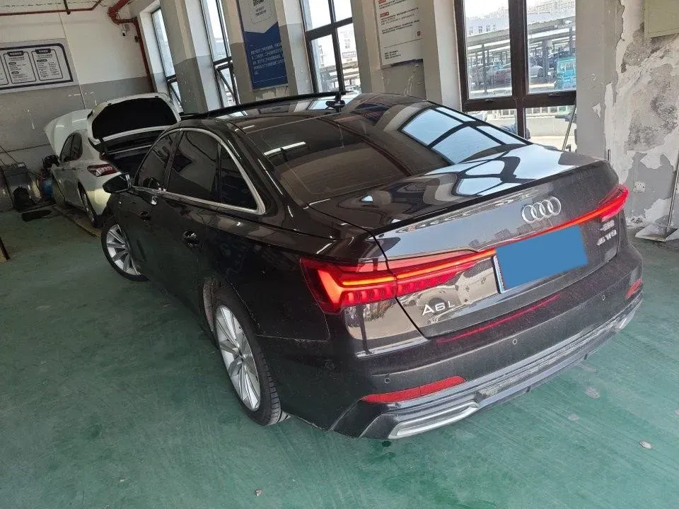2021 Audi A6L 2.0T 224HP L4 7DCT,autocango,china used car exporter,china ev exporter,chinese used car exporter,chinese used ev exporter