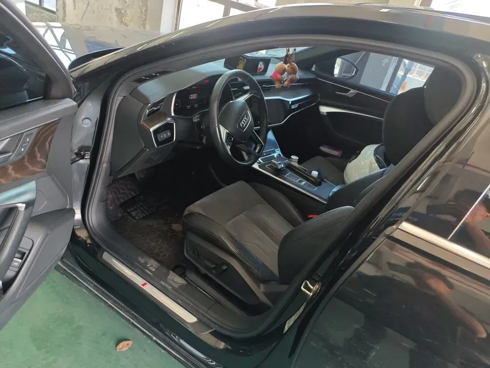 2021 Audi A6L 2.0T 224HP L4 7DCT,autocango,china used car exporter,china ev exporter,chinese used car exporter,chinese used ev exporter