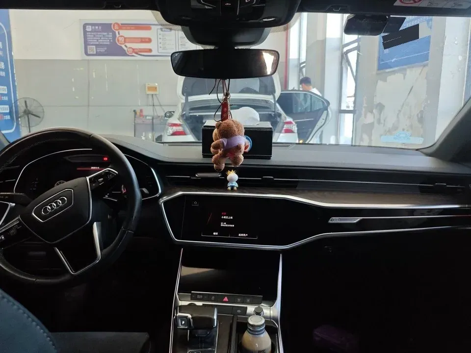 2021 Audi A6L 2.0T 224HP L4 7DCT,autocango,china used car exporter,china ev exporter,chinese used car exporter,chinese used ev exporter