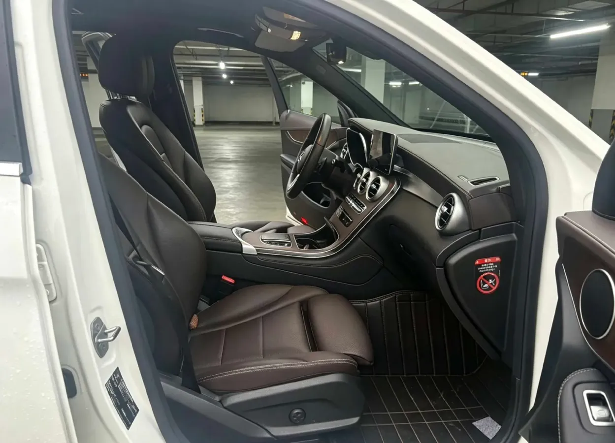 2020 Mercedes-Benz GLC Class 2.0T 258HP L4 9AT,autocango,china used car exporter,china ev exporter,chinese used car exporter,chinese used ev exporter