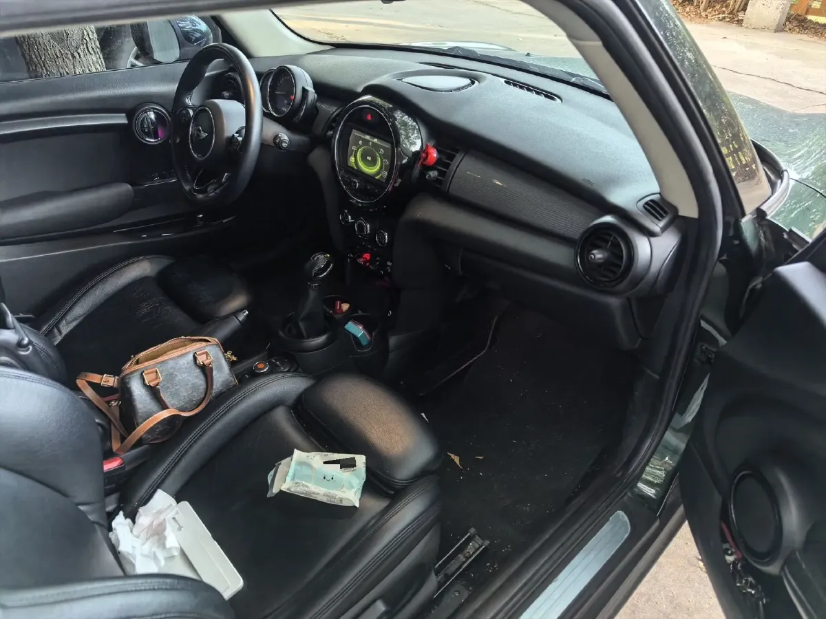 2016 MINI MINI 1.5T 136HP L3 6AT,autocango,china used car exporter,china ev exporter,chinese used car exporter,chinese used ev exporter