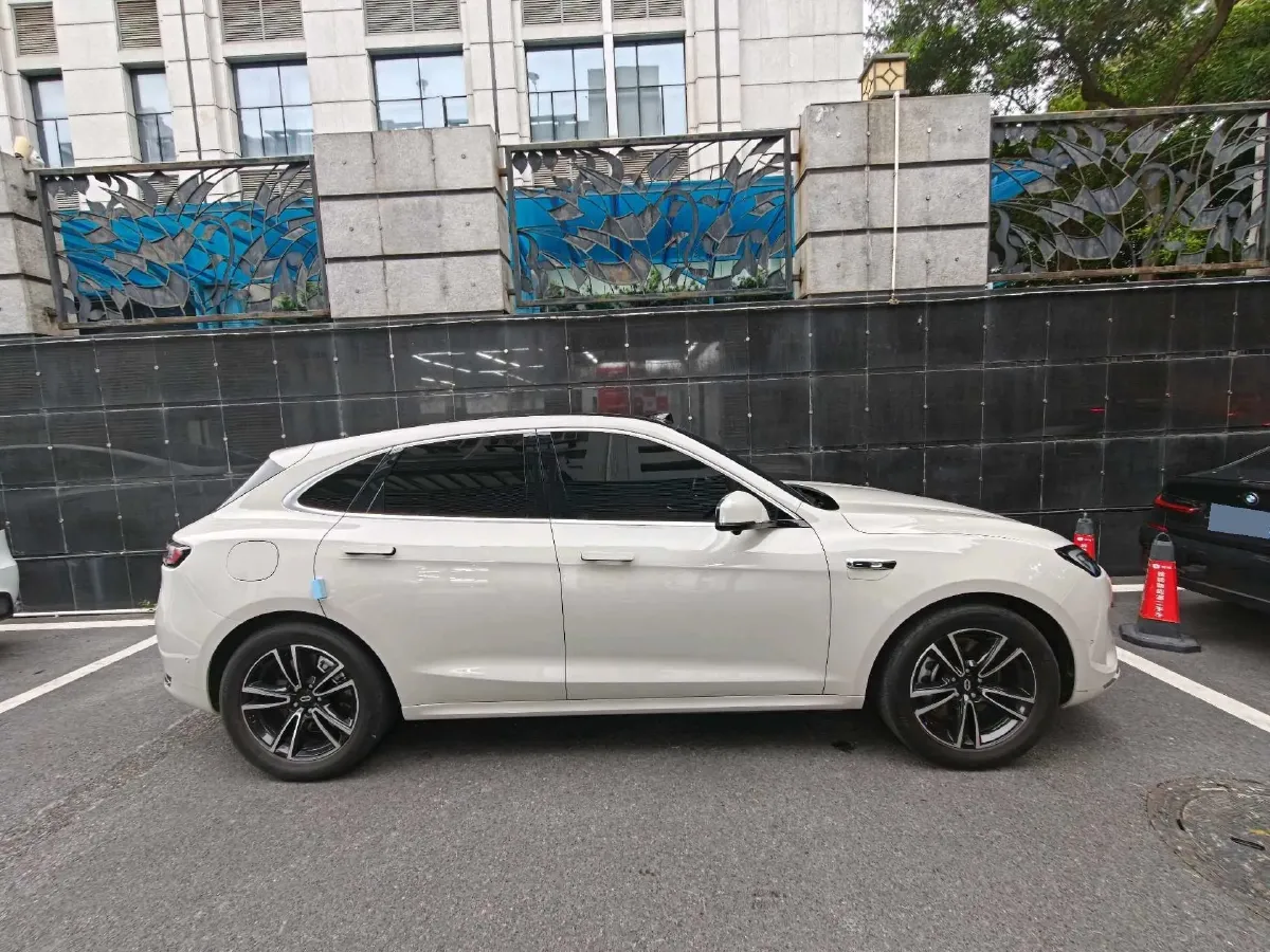 2025 AITO AITO M5 1.5T 152HP L4 REEV 42KWH,autocango,china used car exporter,china ev exporter,chinese used car exporter,chinese used ev exporter