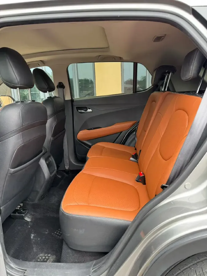 2017 HaiMa S5 Young Edition 1.6L 122HP L4 5MT,autocango,china used car exporter,china ev exporter,chinese used car exporter,chinese used ev exporter