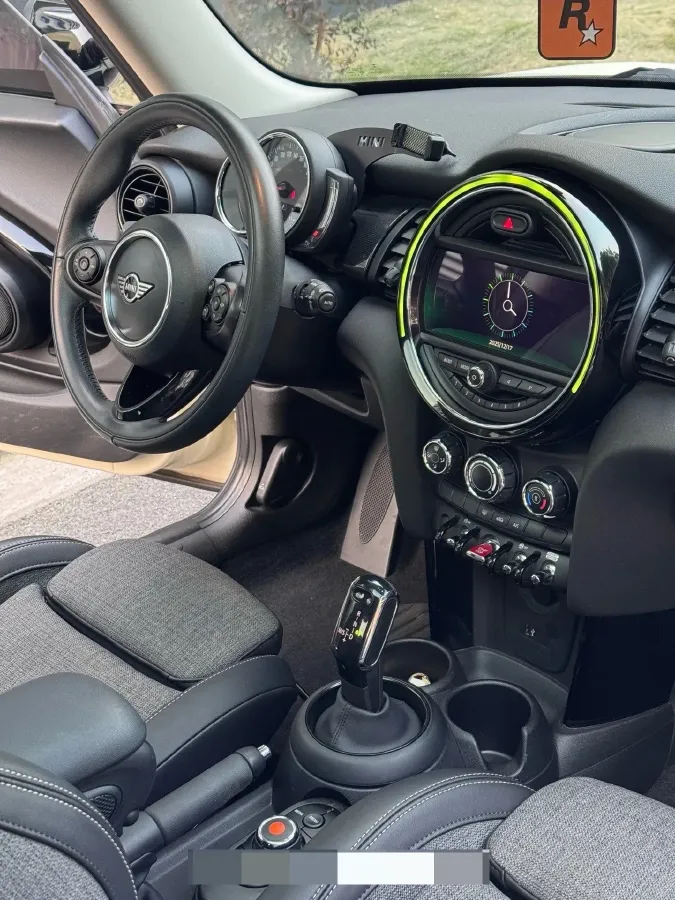 2021 MINI MINI 1.5T 136HP L3 7DCT,autocango,china used car exporter,china ev exporter,chinese used car exporter,chinese used ev exporter
