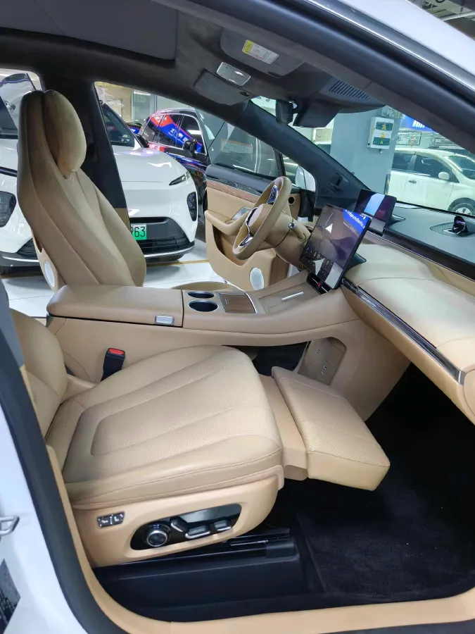 2025 Luxeed R7 REEV 156HP REEV 37KWH,autocango,china used car exporter,china ev exporter,chinese used car exporter,chinese used ev exporter