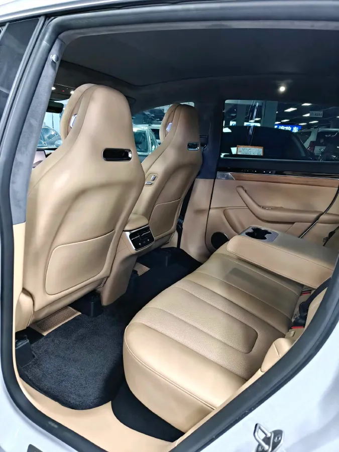2025 Luxeed R7 REEV 156HP REEV 37KWH,autocango,china used car exporter,china ev exporter,chinese used car exporter,chinese used ev exporter