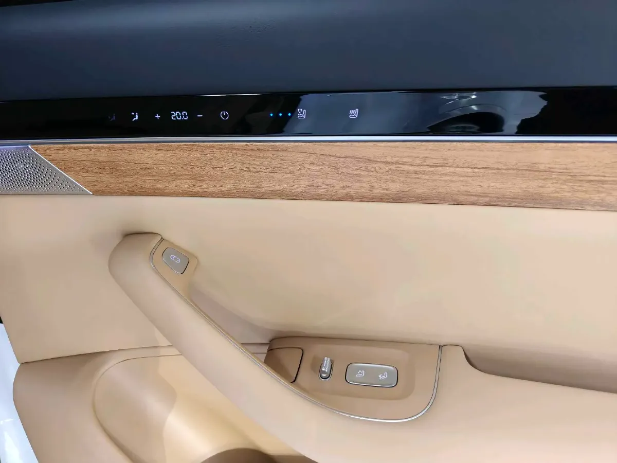 2025 Luxeed R7 REEV 156HP REEV 37KWH,autocango,china used car exporter,china ev exporter,chinese used car exporter,chinese used ev exporter