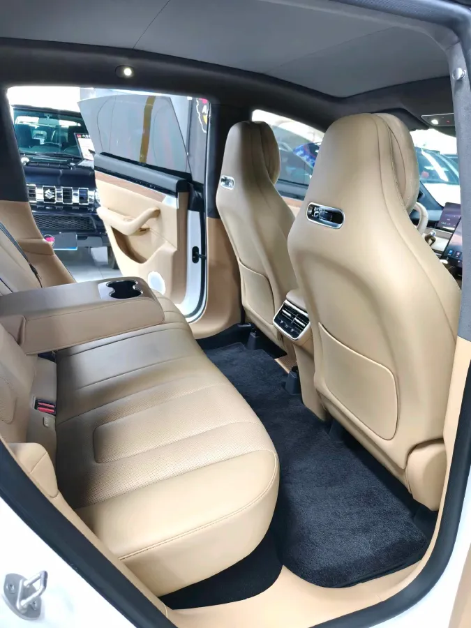 2025 Luxeed R7 REEV 156HP REEV 37KWH,autocango,china used car exporter,china ev exporter,chinese used car exporter,chinese used ev exporter