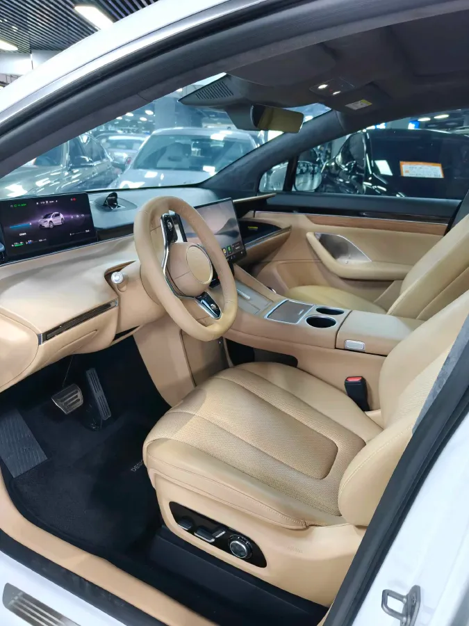 2025 Luxeed R7 REEV 156HP REEV 37KWH,autocango,china used car exporter,china ev exporter,chinese used car exporter,chinese used ev exporter