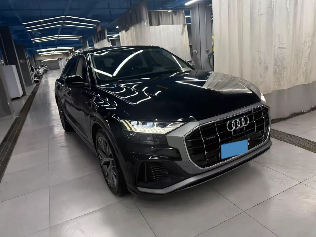 2022 Audi Q8 3.0T 340HP V6 8AT,autocango,china used car exporter,china ev exporter,chinese used car exporter,chinese used ev exporter