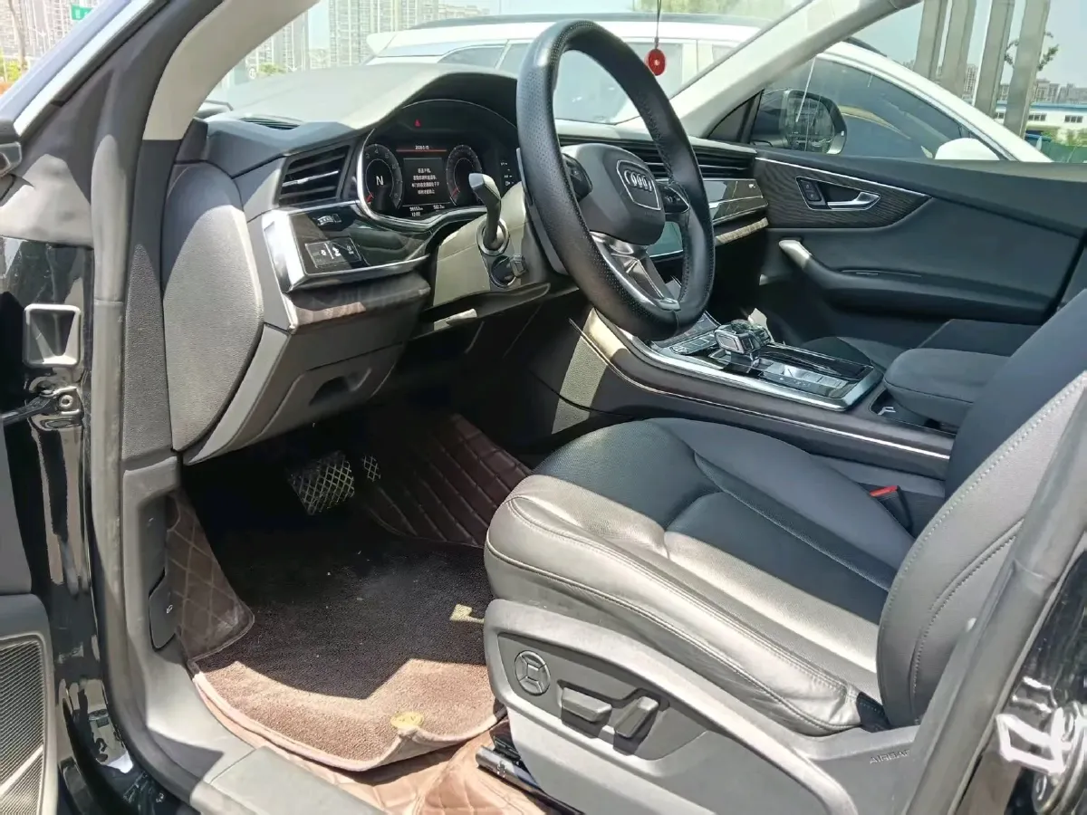 2022 Audi Q8 3.0T 340HP V6 8AT,autocango,china used car exporter,china ev exporter,chinese used car exporter,chinese used ev exporter