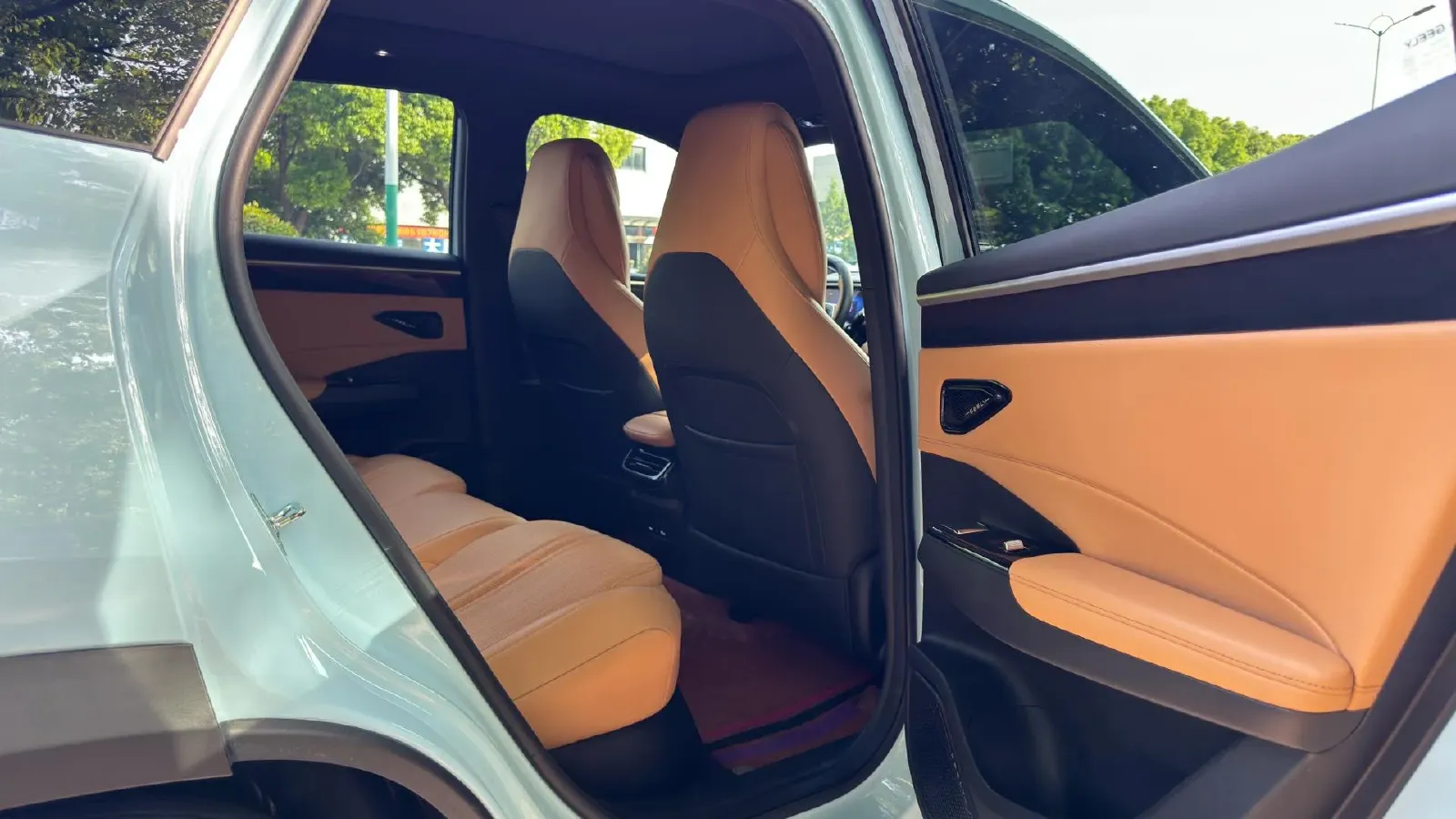 2023 Geely Galaxy L7 1.5T 163HP L4 3DHT PHEV 18.7KWH,autocango,china used car exporter,china ev exporter,chinese used car exporter,chinese used ev exporter